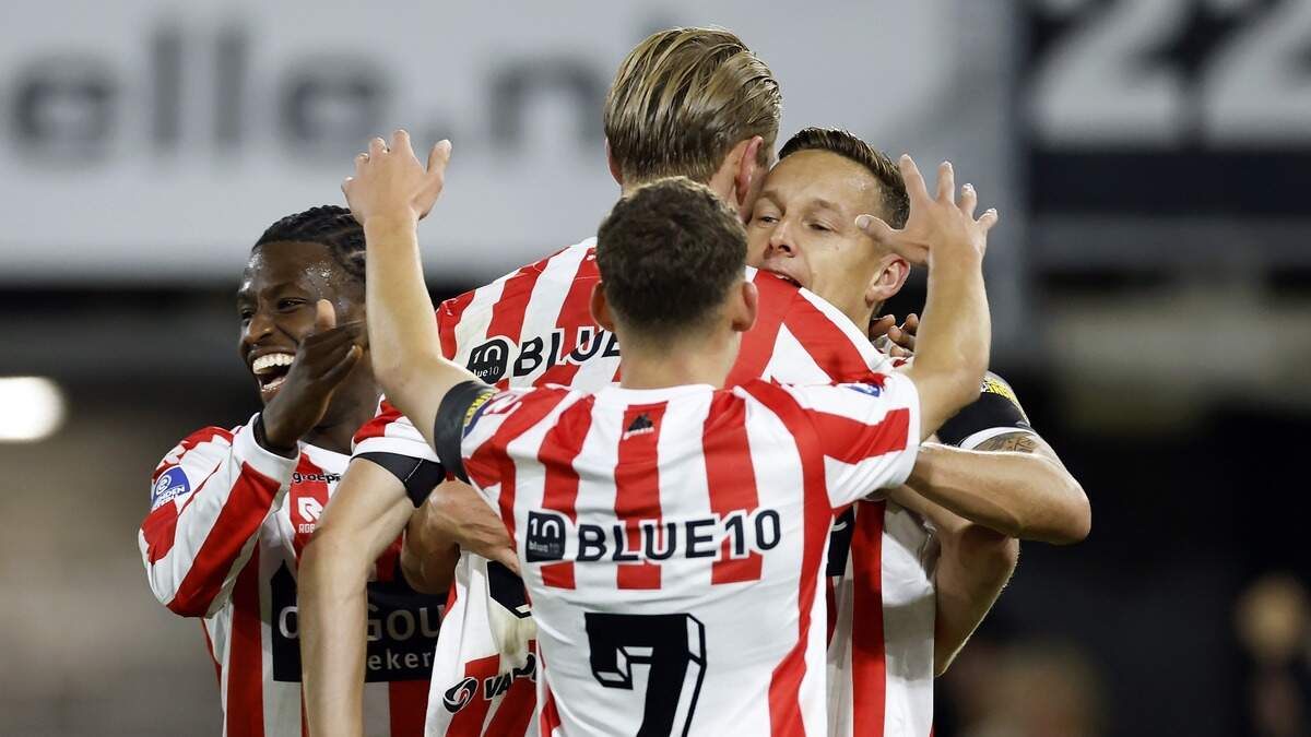 Sparta viert op jarig Kasteel feestje en duwt Willem II dieper de problemen in | De Telegraaf