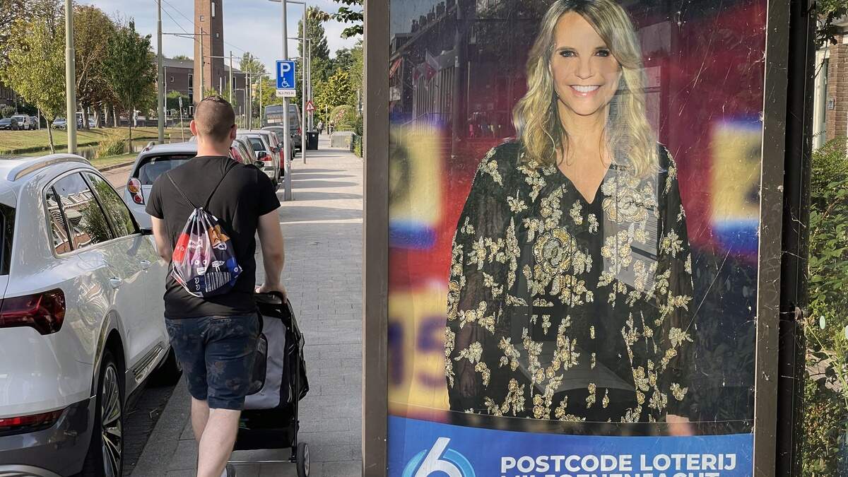 De aftrap van het nieuwe seizoen van Miljoenenjacht leidde zondagavond tot opmerkelijke televisie. Een kandidaat werd tweemaal uitgekozen om het grote geldspel te spelen, nadat hij de eerste keer voor de koffer was gegaan in plaats van een plek in het spel. | De Telegraaf
