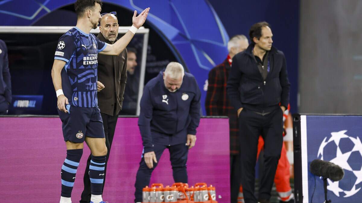 PSV verliest van RB Leipzig: Peter Bosz baalt van gemiste penalty | De Telegraaf